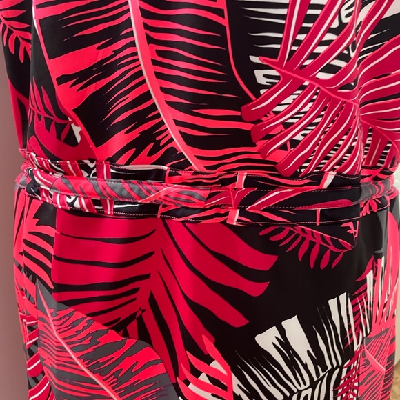 NWOT Tail contemporary colorful Golf Dress - Picture 4 of 12